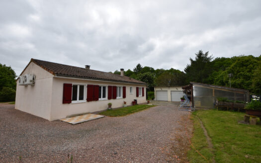 Maison de plain-pied de 114 m2 avec sa véranda en plein coeur du Limousin - 87150 Cussac