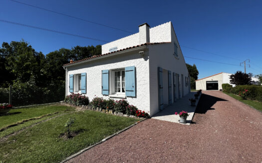 ANB Immobilier offers you this beautiful quality house located in the town of Médis