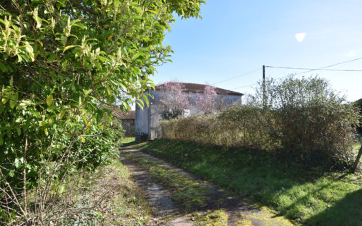 Beautiful property in a very quiet hamlet of 77 m2