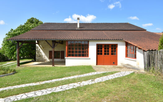 Grande maison au cœur d'un hameau - 24360 Varaignes