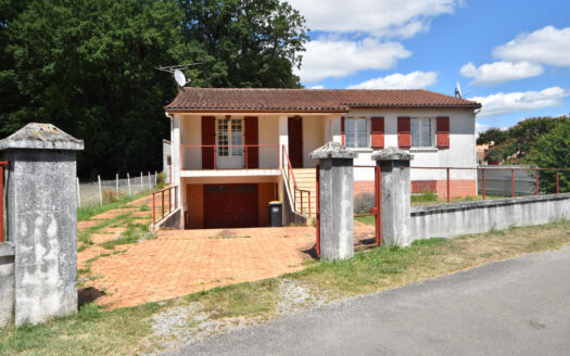 Maison avec sa piscine - 16430 Champniers