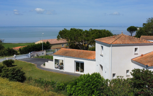 Located in the south of Charente Maritime