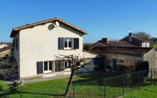 House of 142 m2 located in a small hamlet of Montbron